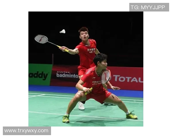 重庆羽毛球队进攻体系解析与战术运用探讨